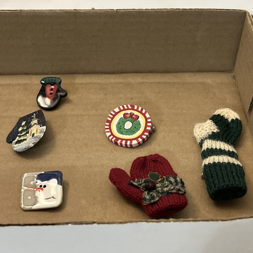 Christmas Brooch‎ Pin Lot Of 6 Mittens Sock Wreath Snowman Homemade Vintage